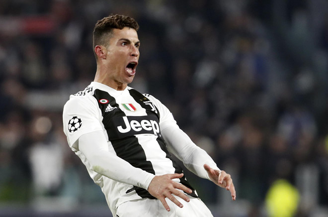 Ronaldo trước nguy cơ treo giò ở tứ kết Champions League
