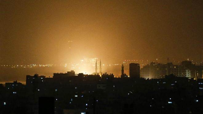 Á hậu Hoàng My chạy từ tầng 22 xuống hầm tránh tên lửa ở Israel Á hậu Hoàng My chạy từ tầng 22 xuống hầm tránh tên lửa ở Israel