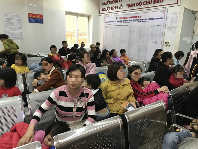 Hàng trăm học sinh xét nghiệm sán lợn: Cầm tờ giấy kết quả tôi rụng rời chân tay...