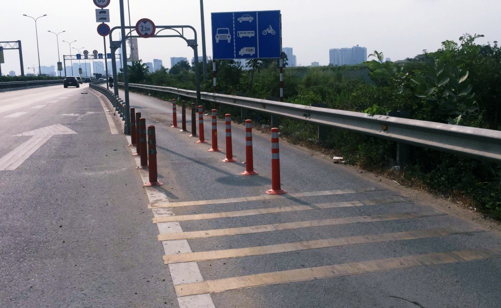 TP. HCM: Đơn vị lắp cục bê tông chặn tô vào làn xe máy gây chết người trên cao tốc “khẳng định không sai” TP. HCM: Đơn vị lắp cục bê tông chặn tô vào làn xe máy gây chết người trên cao tốc “khẳng định không sai”