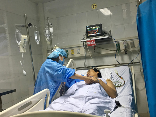 Bác sĩ Việt chia gan người chết não cùng lúc cứu sống hai bệnh nhân Bác sĩ Việt chia gan người chết não cùng lúc cứu sống hai bệnh nhân