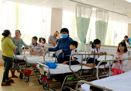Cả lớp tiểu học ở Vũng Tàu nhập viện sau tiệc sinh nhật Cả lớp tiểu học ở Vũng Tàu nhập viện sau tiệc sinh nhật