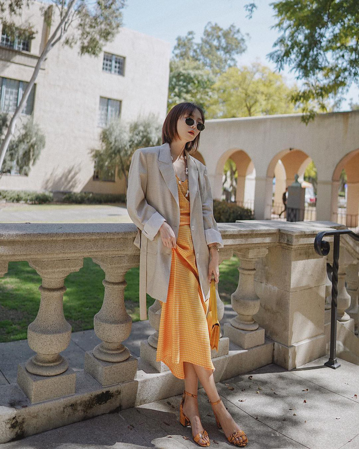 Nếu bạn nghĩ blazer quá nghiêm nghị thì nhầm to rồi, 15 gợi ý mix&match; này đủ chứng minh điều hoàn toàn ngược lại Nếu bạn nghĩ blazer quá nghiêm nghị thì nhầm to rồi, 15 gợi ý mix&match; này đủ chứng minh điều hoàn toàn ngược lại