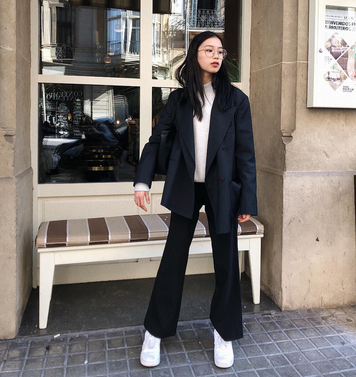 Nếu bạn nghĩ blazer quá nghiêm nghị thì nhầm to rồi, 15 gợi ý mix&match; này đủ chứng minh điều hoàn toàn ngược lại Nếu bạn nghĩ blazer quá nghiêm nghị thì nhầm to rồi, 15 gợi ý mix&match; này đủ chứng minh điều hoàn toàn ngược lại