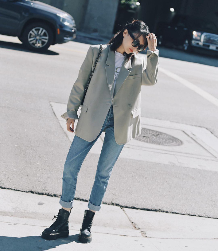 Nếu bạn nghĩ blazer quá nghiêm nghị thì nhầm to rồi, 15 gợi ý mix&match; này đủ chứng minh điều hoàn toàn ngược lại Nếu bạn nghĩ blazer quá nghiêm nghị thì nhầm to rồi, 15 gợi ý mix&match; này đủ chứng minh điều hoàn toàn ngược lại