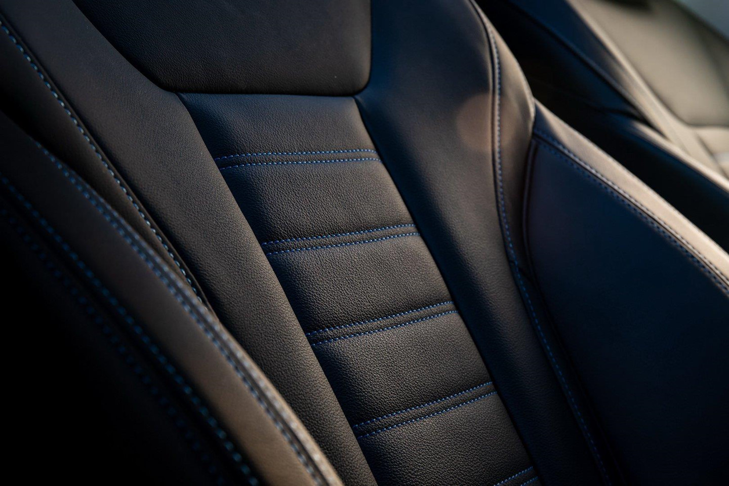 BMW 3-Series 2019 có giá từ 42.600 USD