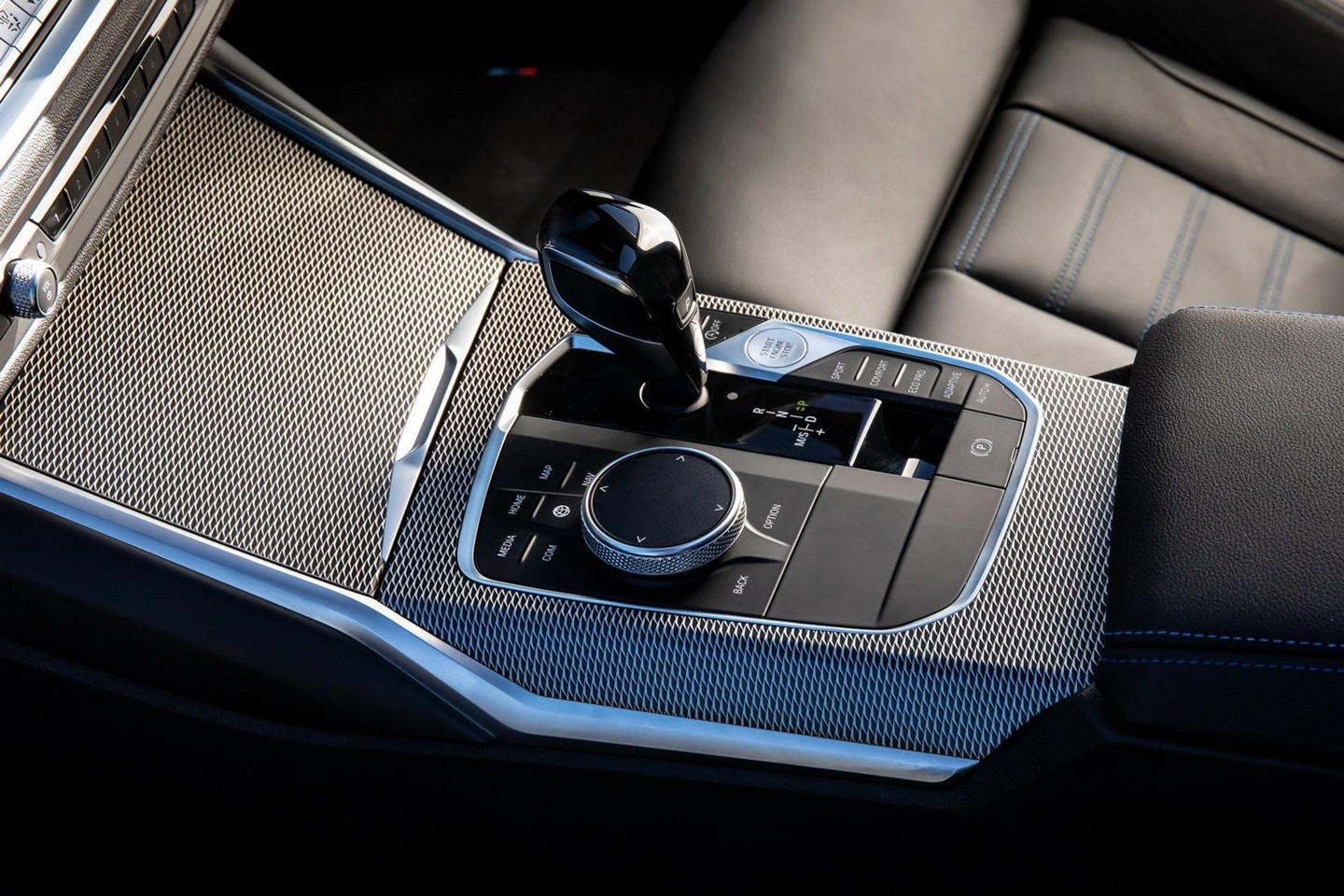 BMW 3-Series 2019 có giá từ 42.600 USD