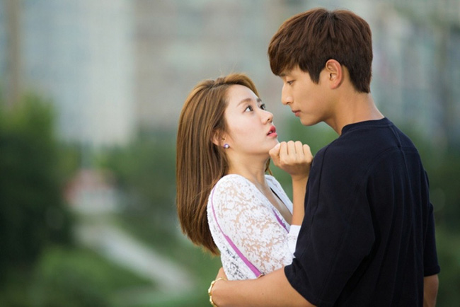 Lấy phải một anh chồng nhất nhất nghe lời mẹ, cô vợ kéo vali đi kèm lời nhắn con ngoan nhưng là chồng tồi