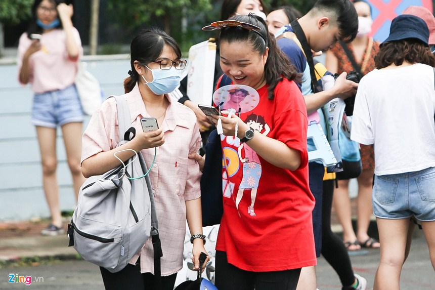 Nhật ký cô gái lần đầu xuất ngoại đi xem Kpop