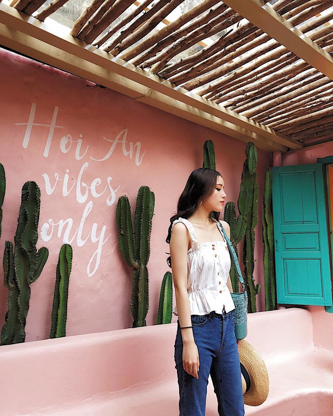 Em gái Mai Phương Thúy cao 1,78 m, xinh đẹp và mặc sành điệu