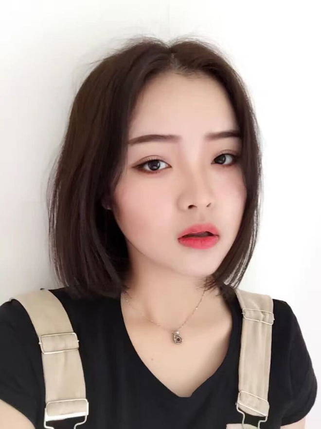 Bị chụp lén trong thư viện, cô giáo 9x nổi rần rần trên mạng, khiến dân tình đua nhau truy lùng info