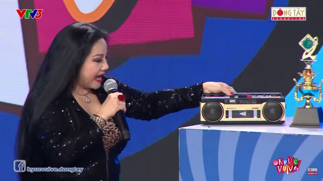 Ca sĩ Ngọc Ánh khoe sự giàu có, nổi tiếng và những món đồ đắt tiền trị giá vài cây vàng