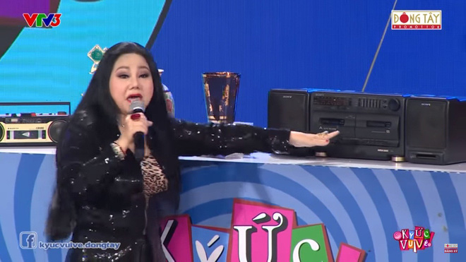 Ca sĩ Ngọc Ánh khoe sự giàu có, nổi tiếng và những món đồ đắt tiền trị giá vài cây vàng