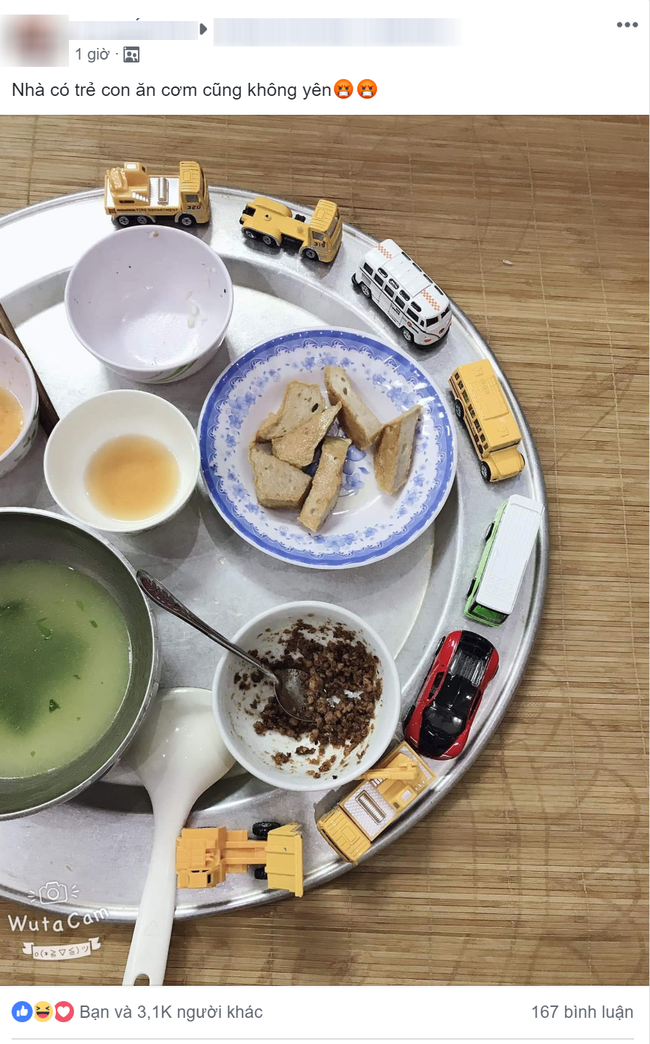 Ông bố trẻ khoe mâm cơm đơn giản rồi than trời, dân mạng chỉ thấy đáng yêu hết phần thiên hạ khi nhìn điều này
