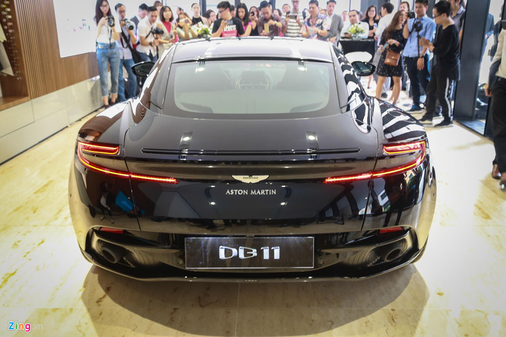 Siêu xe Aston Martin DB11 vừa ra mắt tại VN, giá 15,7 tỷ đồng Siêu xe Aston Martin DB11 vừa ra mắt tại VN, giá 15,7 tỷ đồng