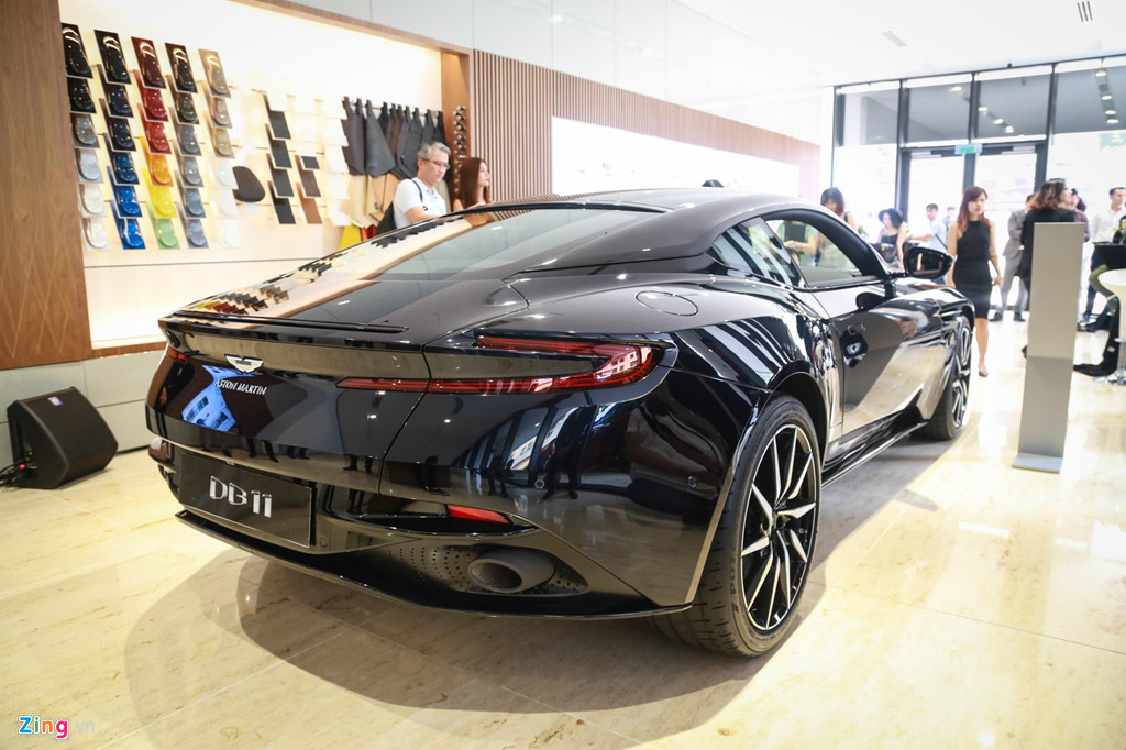 Siêu xe Aston Martin DB11 vừa ra mắt tại VN, giá 15,7 tỷ đồng Siêu xe Aston Martin DB11 vừa ra mắt tại VN, giá 15,7 tỷ đồng