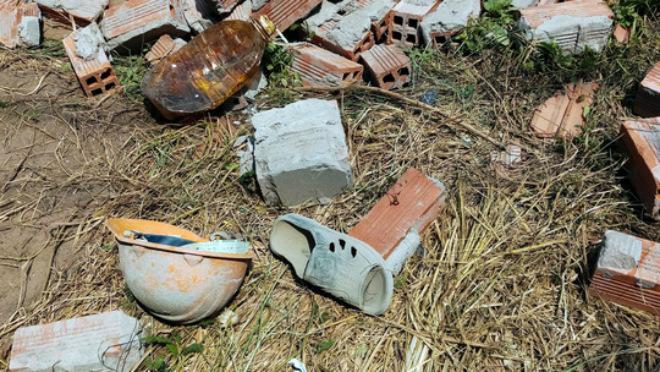 Sập tường 6 người chết ở Vĩnh Long: Người đầu bạc khóc tiễn người đầu xanh