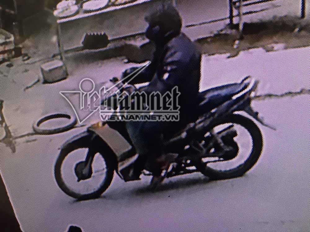 Yêu râu xanh xâm hại bé gái ở vườn chuối ôm mặt khóc nức nở