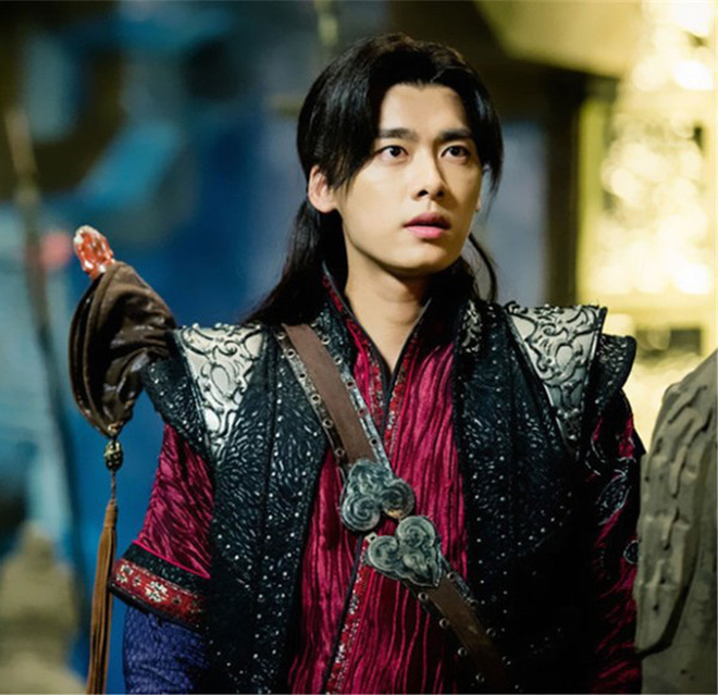 Góc cay đắng: Để cô dâu vui vẻ chụp ảnh cưới, chú rể đã phải dùng thần chú là tên 1 người đàn ông khác