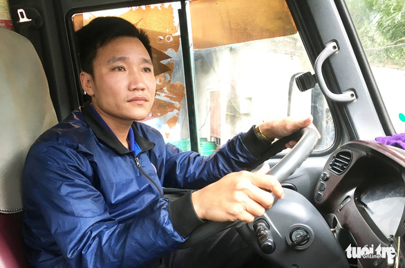 Thấy cháu chạy qua đường, tôi chỉ kịp đạp phanh, bẻ lái...