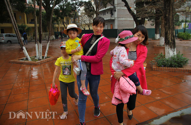 Video ảnh: Nghìn nhà vạ vật bệnh viện xét nghiệm sán lợn cho con