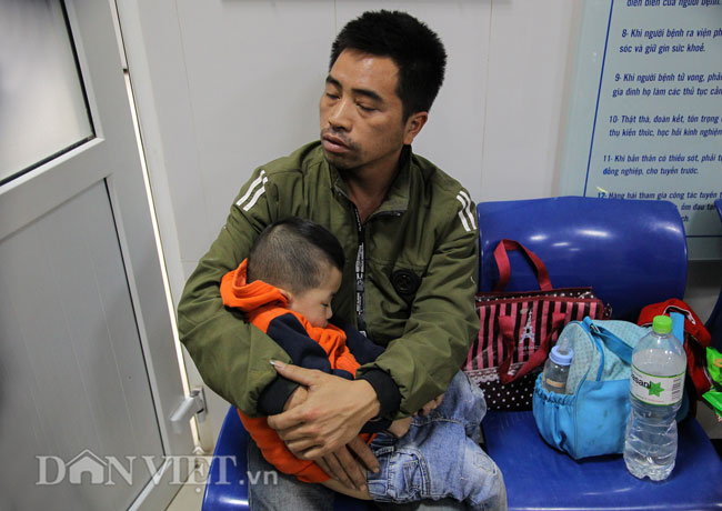 Video ảnh: Nghìn nhà vạ vật bệnh viện xét nghiệm sán lợn cho con