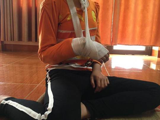 Xâm hại bé gái 9 tuổi đến rạn xương tay: Cho tại ngoại do phạm tội ít nghiêm trọng