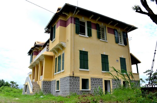 Rạp hát Hòa Bình và Dinh tỉnh trưởng Đà Lạt sẽ bị đập bỏ, di dời