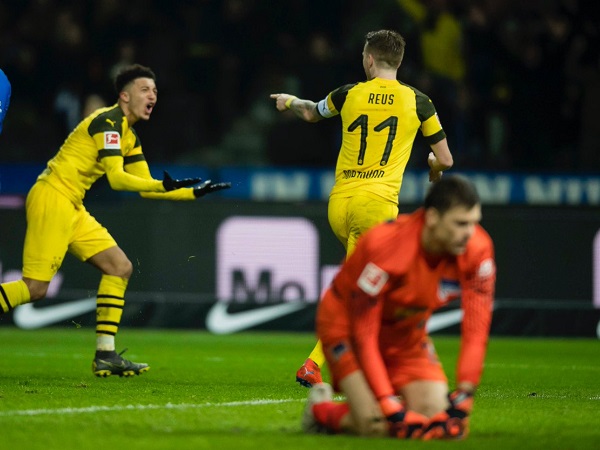 Clip: Marco Reus sắm vai người hùng, Dortmund đòi lại ngôi đầu bảng từ Bayern Munich