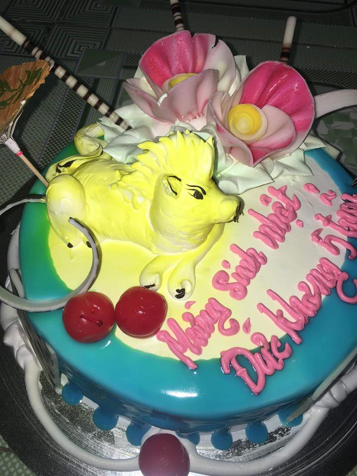 Góc số nhọ: Cậu bé được tặng bánh kem linh vật 2 năm liên tục, dân tình xem xong chỉ biết cười nghiêng ngả