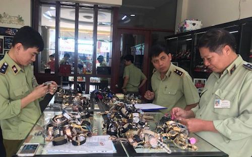 Hơn 3.000 đồng hồ Rolex, Patex Philippe, Tissot... giả bị tịch thu