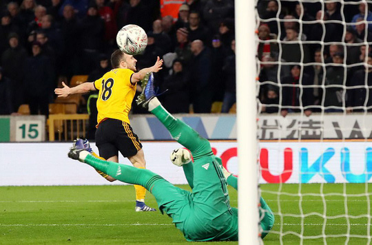 Nghi án trọng tài Atkinson tiếp tay loại Man United ở FA Cup?