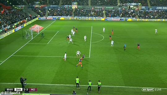 Nghi án trọng tài Atkinson tiếp tay loại Man United ở FA Cup?