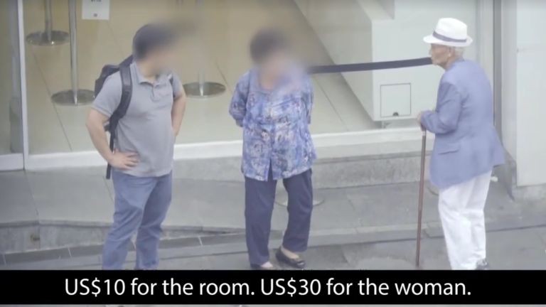 Những cụ bà hành nghề mại dâm ở Hàn Quốc: Con cái không quan tâm, bị đẩy vào đường cùng trong xã hội