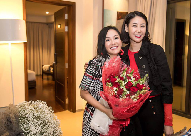 Trong tiệc sinh nhật riêng tư của Hồng Nhung tiếp tục xuất hiện nhân vật đặc biệt này, một lần nữa rộ nghi án diva 49 tuổi có tình mới