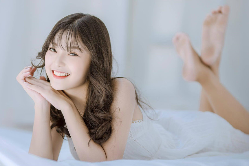 Á khôi 10X bị đồn cặp với đại gia vì giỏi kiếm tiền từ năm cấp 3