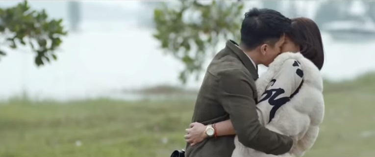 Khán giả phát sốt vì nụ hôn mãnh liệt của Lưu Đê Ly và Huỳnh Anh trong Chạy trốn thanh xuân