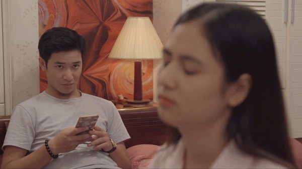 Vợ khóc thét với sở thích quái dị về chuyện ấy của anh chồng có nhà lầu xe hơi và mẫu mực hết biết