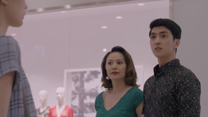 Những cô gái trong thành phố tập  25: Mai bắt gặp Tùng cặp kè quý bà đại gia