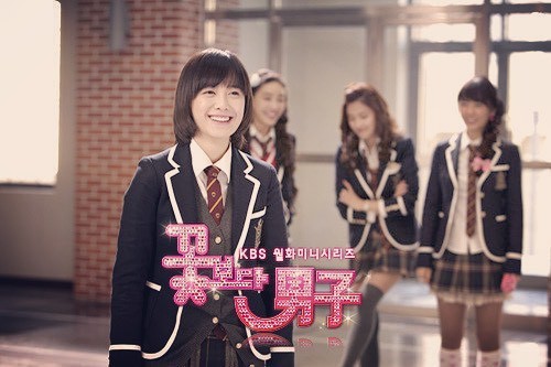 Giữa cơn bão vụ án sao nữ Vườn sao băng được lật lại sau 10 năm, Goo Hye Sun bất ngờ lên tiếng