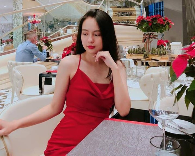 Tân Hoa khôi ĐH Tôn Đức Thắng dịu dàng với gương mặt tròn phúc hậu