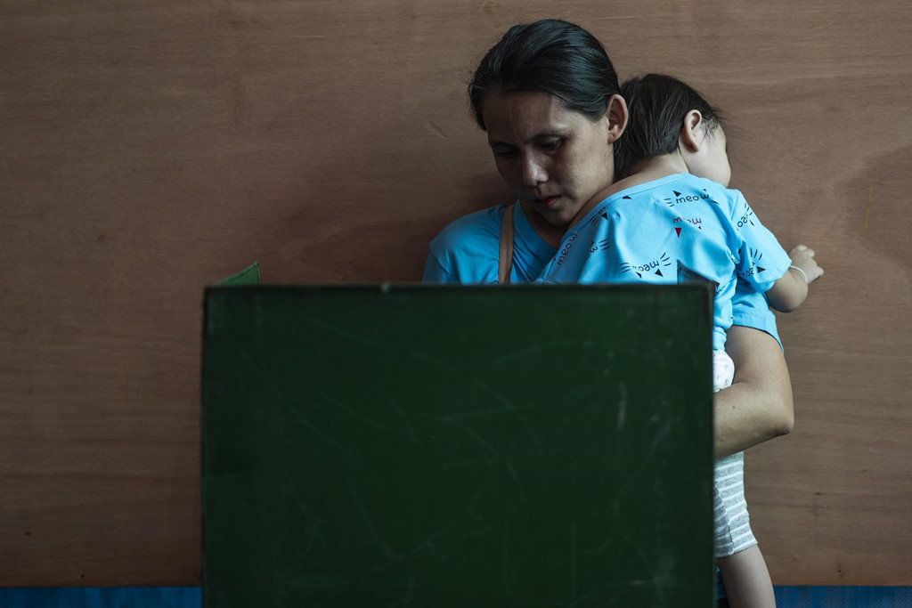 Người Thái xếp hàng dài bỏ phiếu sau 8 năm chờ đợi