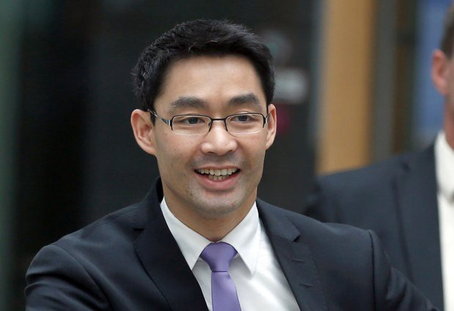 Profile học vấn siêu đỉnh của Nguyên Phó Thủ tướng Đức vừa về Việt Nam làm việc