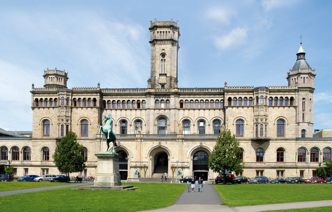 Profile học vấn siêu đỉnh của Nguyên Phó Thủ tướng Đức vừa về Việt Nam làm việc