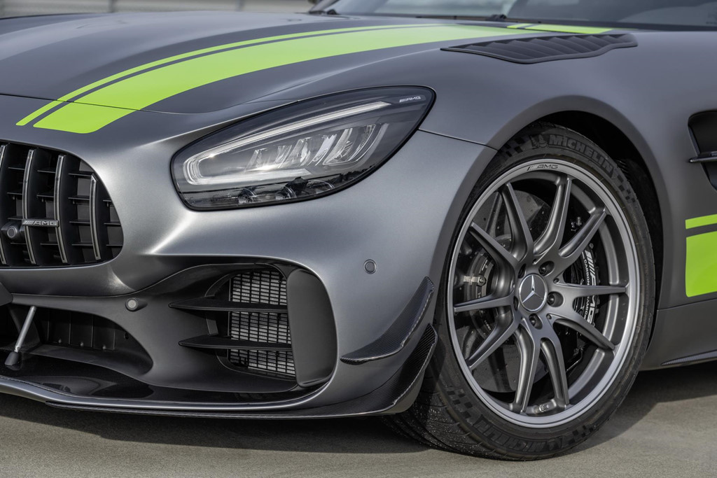 Xe thể thao hardcore nhất của Mercedes-AMG có giá 250.000 USD Xe thể thao hardcore nhất của Mercedes-AMG có giá 250.000 USD