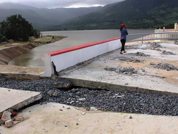 Truy tố giám đốc tham ô tiền chống hạn ở khung 20 năm tù đến tử hình