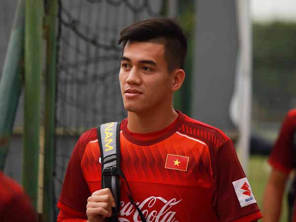 Giữa lúc Đức Chinh nhận mưa chỉ trích, hàng công U23 VN đón tin vui khi Tiến Linh trở lại đầy bất ngờ