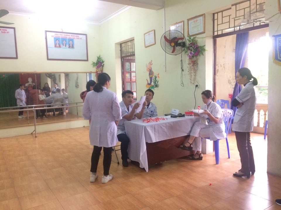 Vụ việc hàng trăm học sinh nhiễm sán: Lãnh đạo trường mầm non nghi cho trẻ ăn thực phẩm bẩn lên tiếng