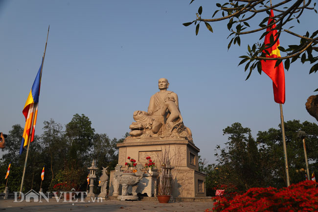 Video ảnh: Bí ẩn ngôi chùa không có hòm công đức và nhục thân Thiền sư 300 năm không phân hủy ở Bắc Ninh