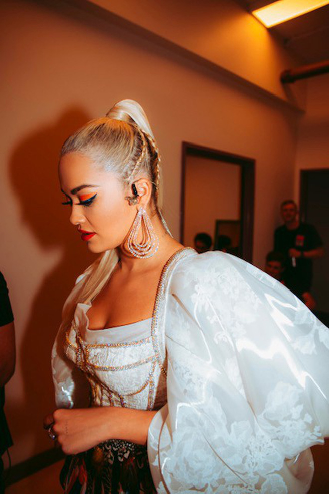 Lại thêm Rita Ora góp mặt vào list khách hàng toàn siêu sao thế giới của NTK Công Trí Lại thêm Rita Ora góp mặt vào list khách hàng toàn siêu sao thế giới của NTK Công Trí